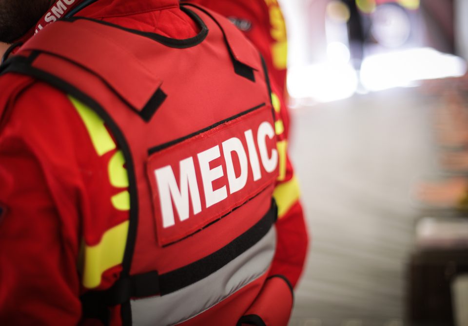 Mesa, AZ – EMT Killed, Others Injured in Collision Between Ambulance and Semi on SR-87