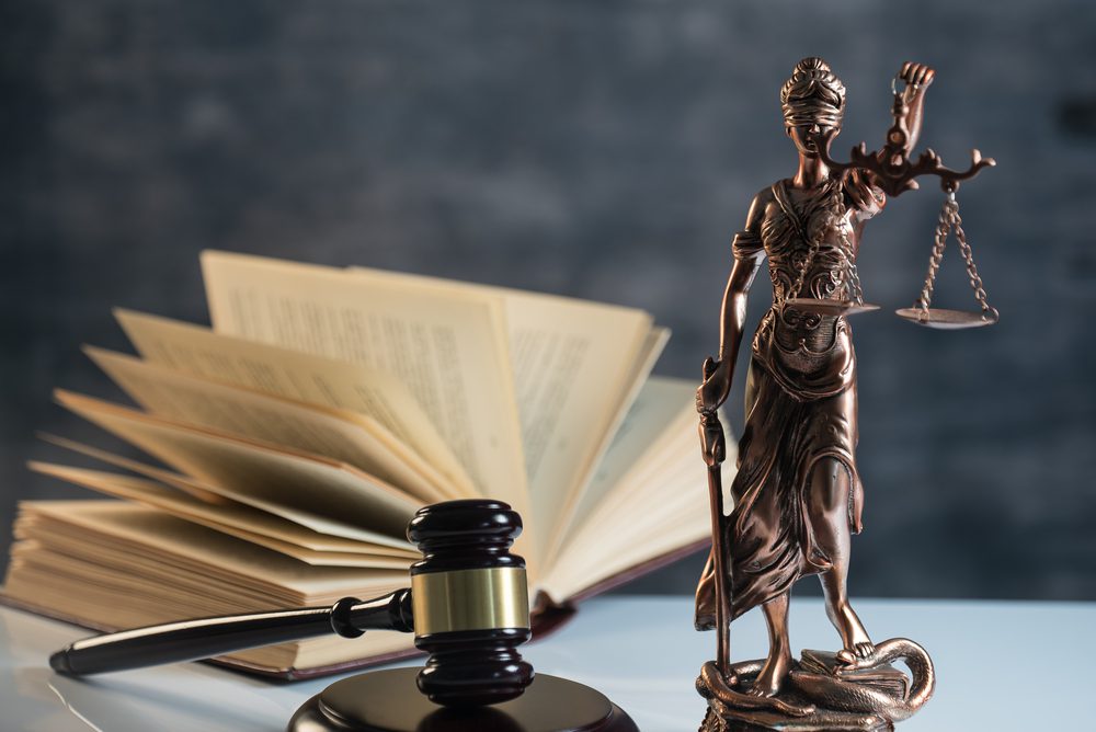 Wrongful Death Lawyer Paradise Valley, AZ - scales of justice with gavel and law book