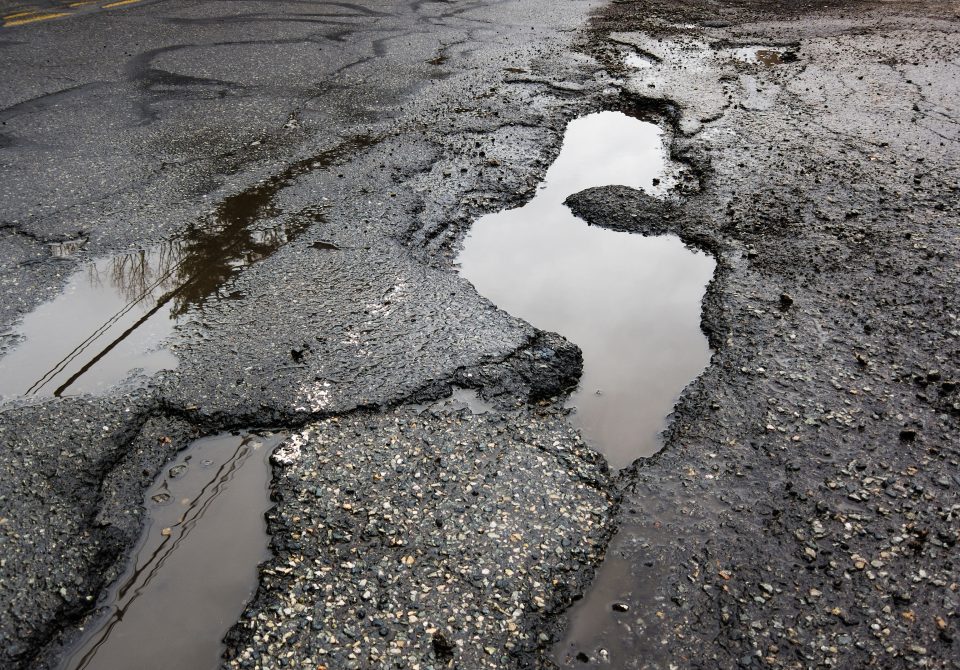 Can Poor Road Design Make a Government Entity Liable for an Arizona Crash?